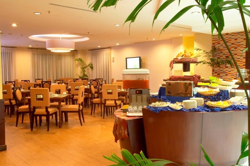 Hotel Gran Puri מנאדו מראה חיצוני תמונה