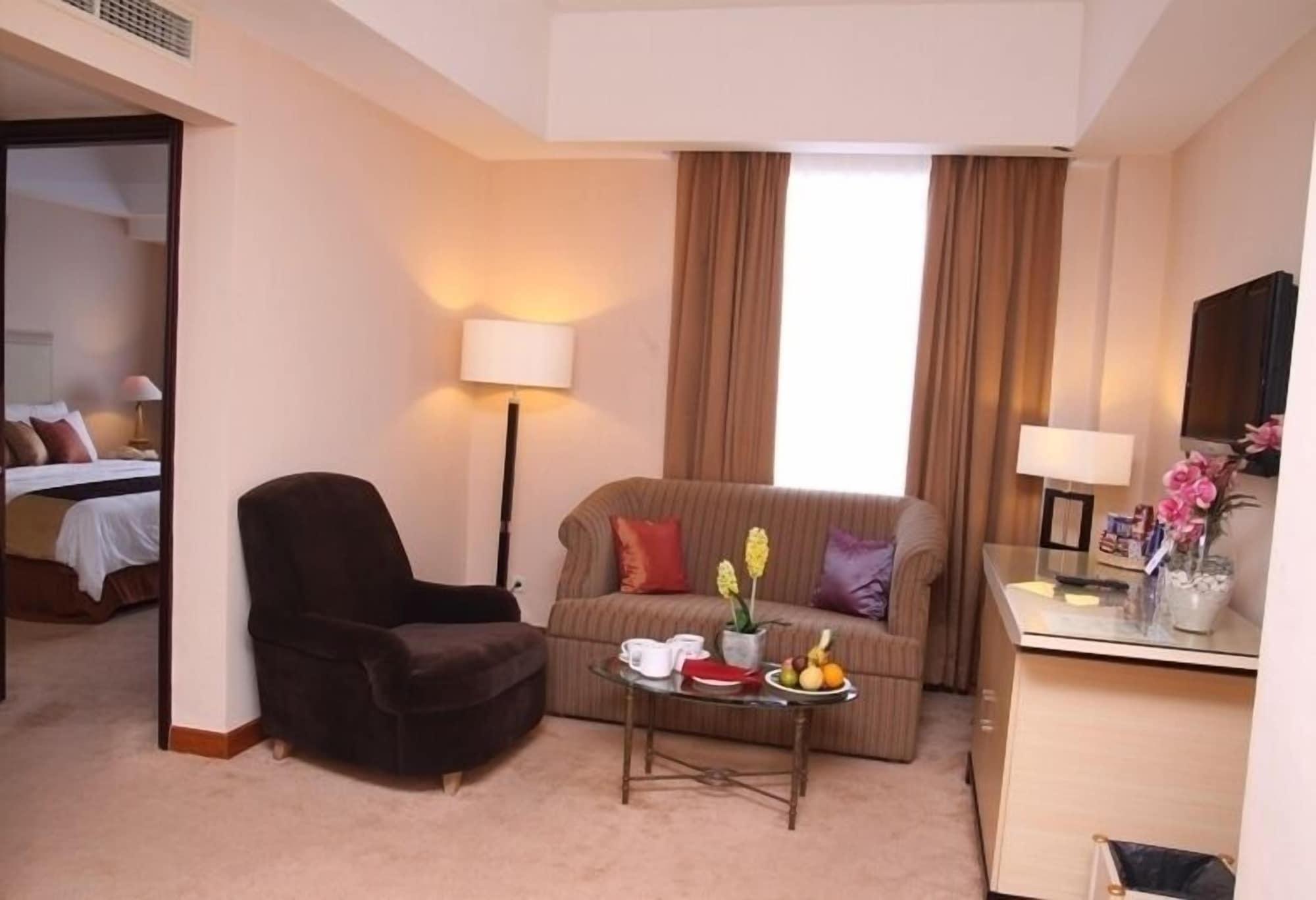 Hotel Gran Puri מנאדו מראה חיצוני תמונה